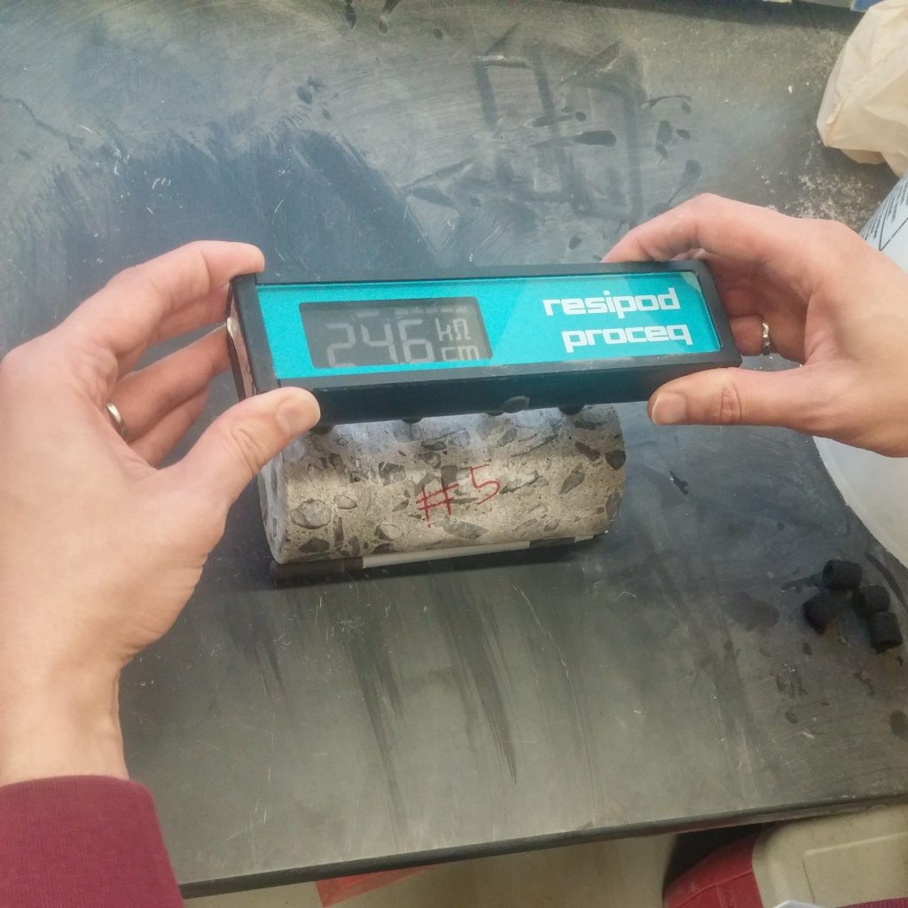 评估混凝土耐用性的电阻率